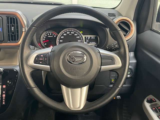 ダイハツ ブーン １．０ シルク Ｇパッケージ ＳＡＩＩＩ R1年 (関東) 99