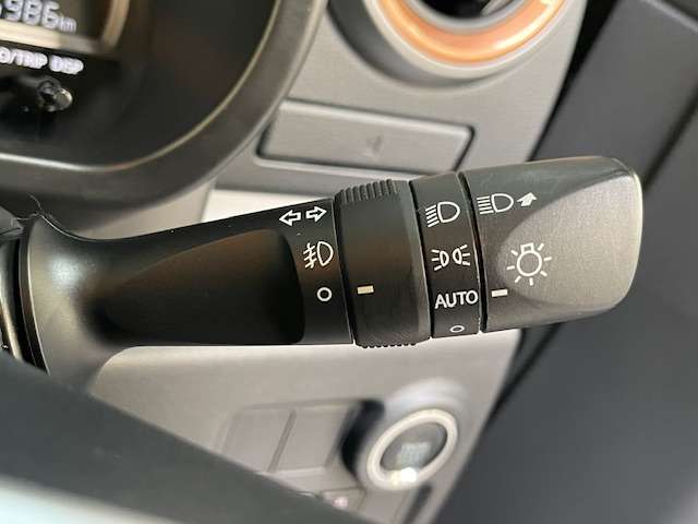 ダイハツ ブーン １．０ シルク Ｇパッケージ ＳＡＩＩＩ R1年 (関東) 99