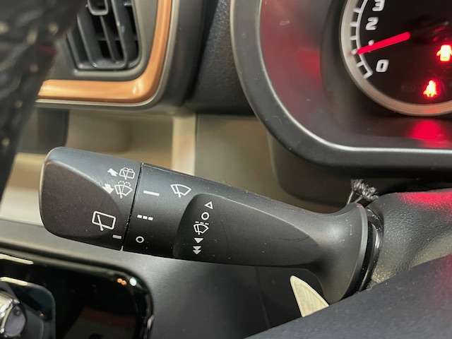 ダイハツ ブーン １．０ シルク Ｇパッケージ ＳＡＩＩＩ R1年 (関東) 99