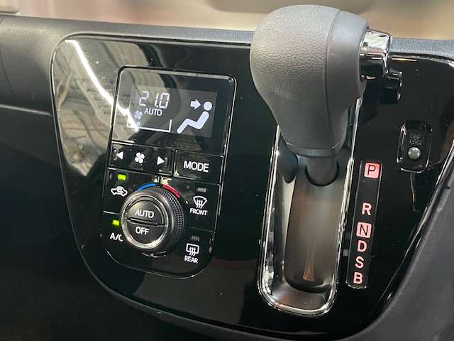 ダイハツ ブーン １．０ シルク Ｇパッケージ ＳＡＩＩＩ R1年 (関東) 99