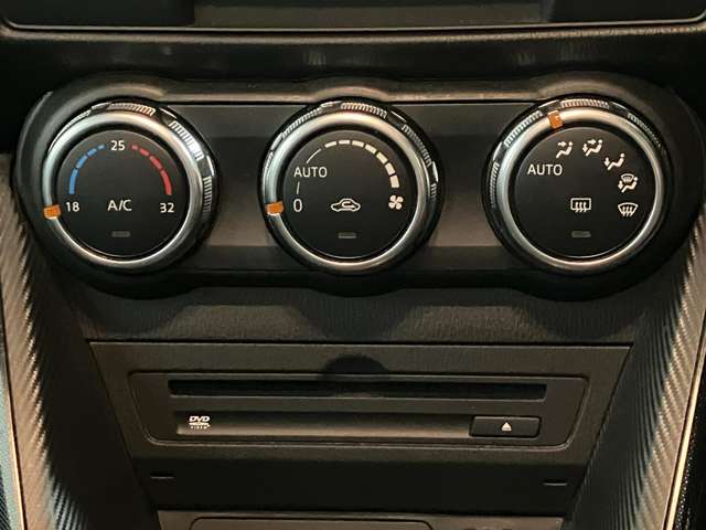 マツダ デミオ １．３ １３Ｓ ４ＷＤ H27年 (北海道) 99