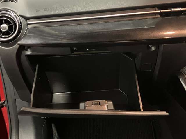 マツダ デミオ １．３ １３Ｓ ４ＷＤ H27年 (北海道) 99