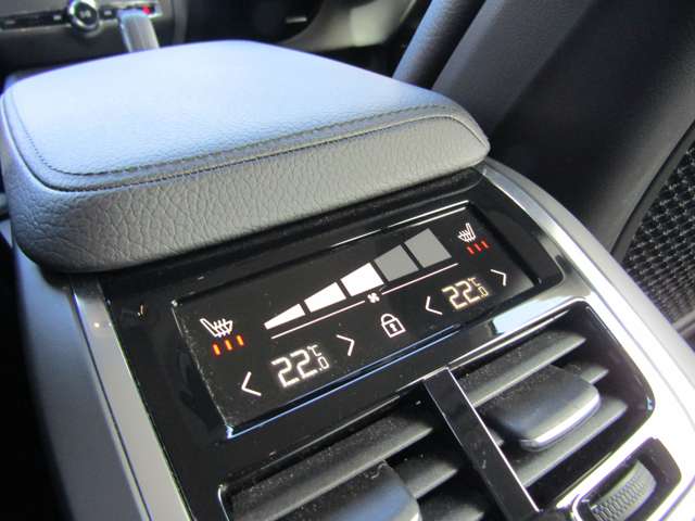 ボルボ Ｖ６０ Ｂ４　モメンタム R3年 (関東) 99