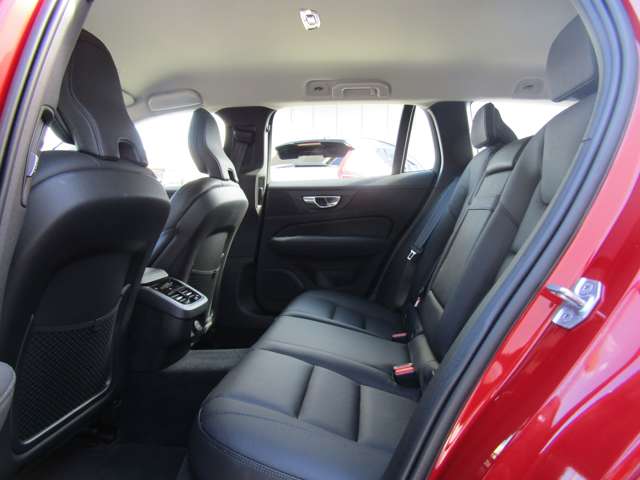 ボルボ Ｖ６０ Ｂ４　モメンタム R3年 (関東) 99