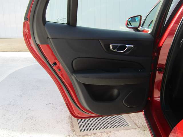 ボルボ Ｖ６０ Ｂ４　モメンタム R3年 (関東) 99