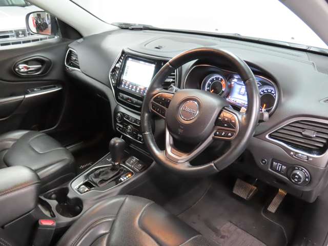 ジープ チェロキー リミテッド ４ＷＤ R1年 (関東) 99