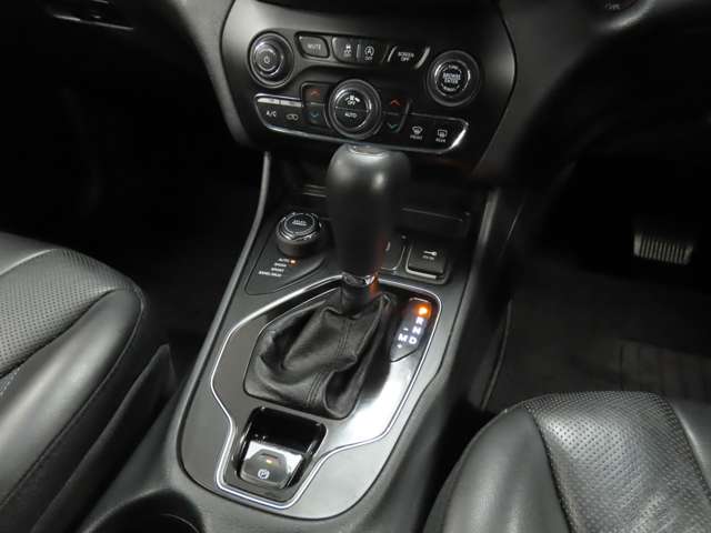 ジープ チェロキー リミテッド ４ＷＤ R1年 (関東) 99