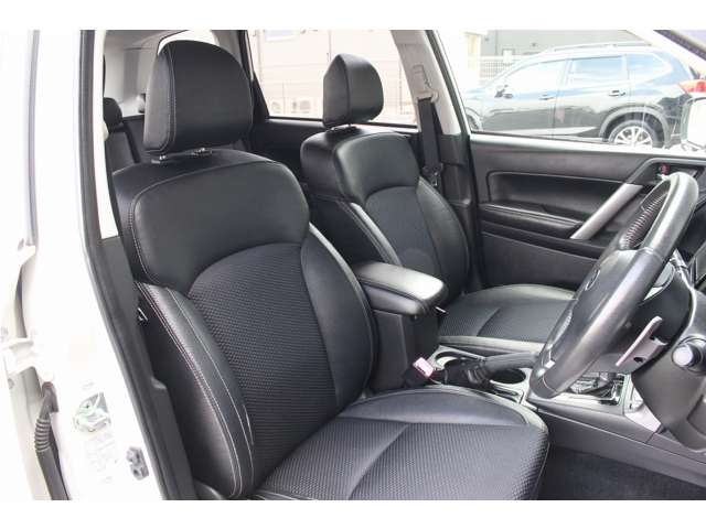 スバル フォレスター ２．０ＸＴ アイサイト ４ＷＤ H25年 (関東) 99