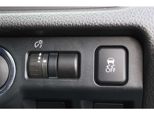 スバル フォレスター ２．０ＸＴ アイサイト ４ＷＤ H25年 (関東) 99