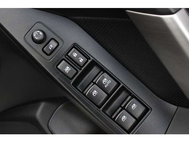 スバル フォレスター ２．０ＸＴ アイサイト ４ＷＤ H25年 (関東) 99