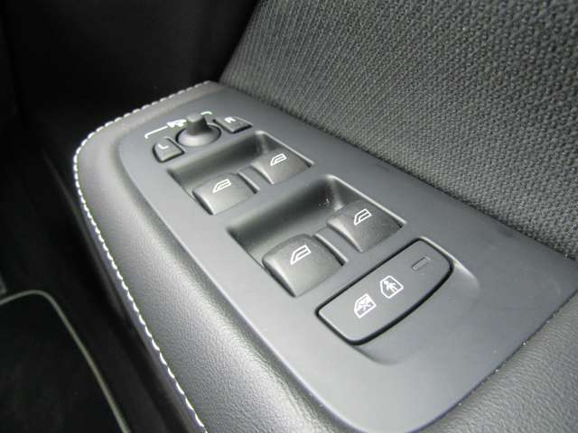 ボルボ Ｖ６０ Ｂ５　Ｒデザイン R3年 (関東) 99