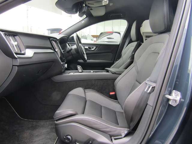 ボルボ Ｖ６０ Ｂ５　Ｒデザイン R3年 (関東) 99