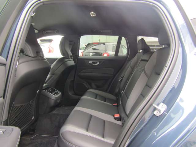 ボルボ Ｖ６０ Ｂ５　Ｒデザイン R3年 (関東) 99