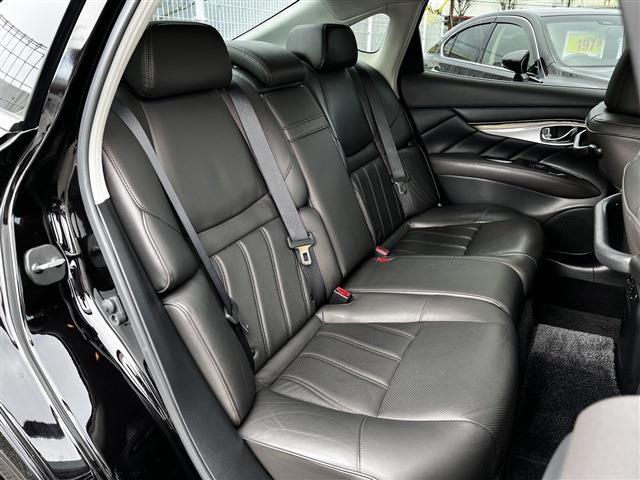 日産 フーガ　ハイブリッド ３．５ ＶＩＰ H29年 (関東) 99