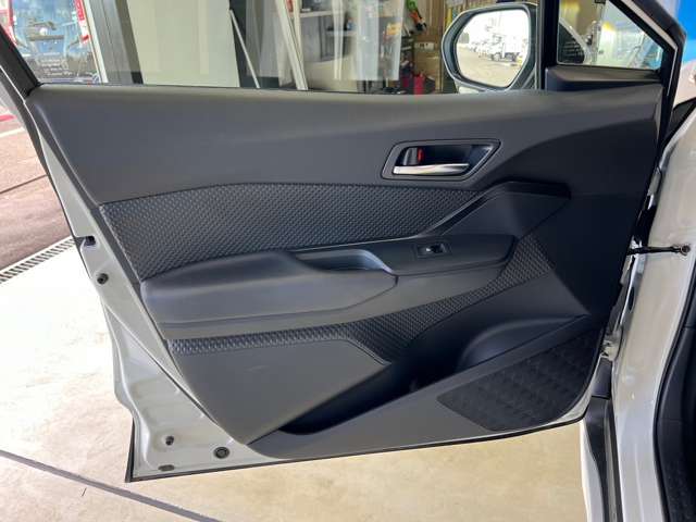 トヨタ Ｃ−ＨＲ １．２ Ｓ－Ｔ ＬＥＤ パッケージ R1年 (東北) 99