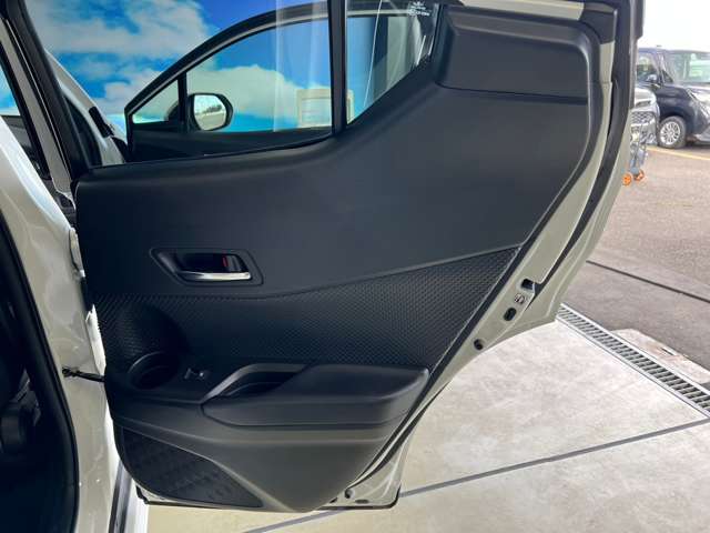 トヨタ Ｃ−ＨＲ １．２ Ｓ－Ｔ ＬＥＤ パッケージ R1年 (東北) 99