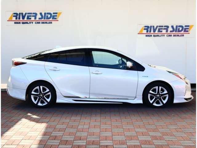 トヨタ プリウス １．８ Ａ H29年 (関東) 99