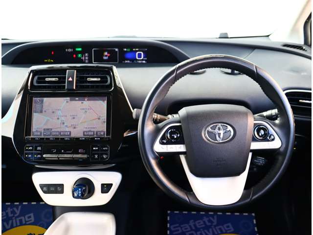 トヨタ プリウス １．８ Ａ H29年 (関東) 99