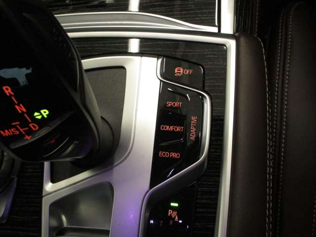 ＢＭＷ ７シリーズ ７４０Ｄ Ｘドライブ Ｍスポーツ ディーゼルターボ ４ＷＤ R3年 (近畿) 99