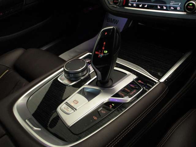 ＢＭＷ ７シリーズ ７４０Ｄ Ｘドライブ Ｍスポーツ ディーゼルターボ ４ＷＤ R3年 (近畿) 99