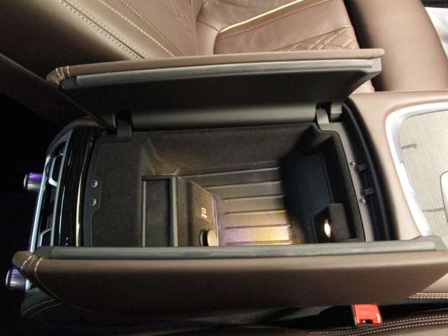 ＢＭＷ ７シリーズ ７４０Ｄ Ｘドライブ Ｍスポーツ ディーゼルターボ ４ＷＤ R3年 (近畿) 99