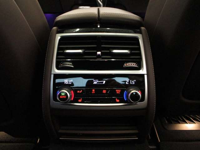 ＢＭＷ ７シリーズ ７４０Ｄ Ｘドライブ Ｍスポーツ ディーゼルターボ ４ＷＤ R3年 (近畿) 99