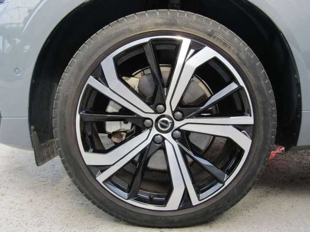 ボルボ ＸＣ６０ Ｂ６ ＡＷＤ Ｒデザイン ４ＷＤ R3年 (関東) 99