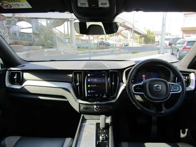 ボルボ ＸＣ６０ Ｂ６ ＡＷＤ Ｒデザイン ４ＷＤ R3年 (関東) 99