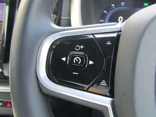 ボルボ ＸＣ６０ Ｂ６ ＡＷＤ Ｒデザイン ４ＷＤ R3年 (関東) 99