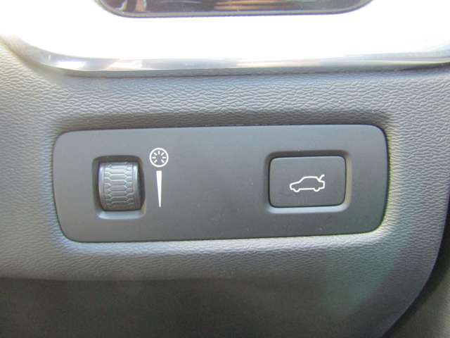 ボルボ ＸＣ６０ Ｂ６ ＡＷＤ Ｒデザイン ４ＷＤ R3年 (関東) 99