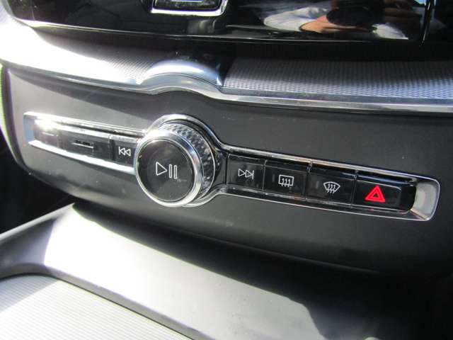 ボルボ ＸＣ６０ Ｂ６ ＡＷＤ Ｒデザイン ４ＷＤ R3年 (関東) 99