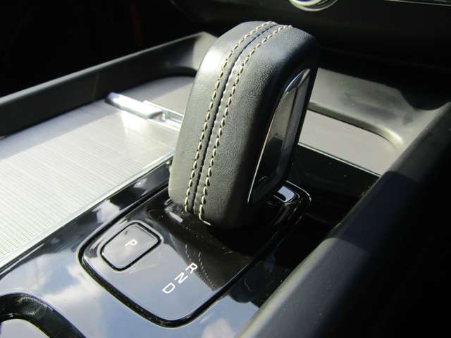 ボルボ ＸＣ６０ Ｂ６ ＡＷＤ Ｒデザイン ４ＷＤ R3年 (関東) 99