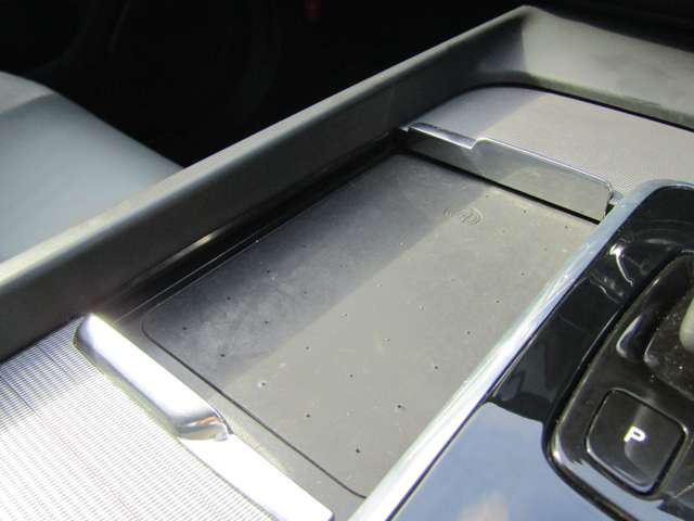 ボルボ ＸＣ６０ Ｂ６ ＡＷＤ Ｒデザイン ４ＷＤ R3年 (関東) 99