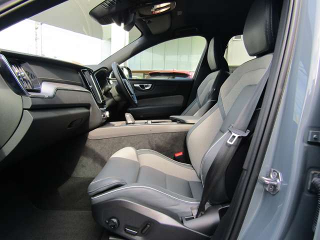 ボルボ ＸＣ６０ Ｂ６ ＡＷＤ Ｒデザイン ４ＷＤ R3年 (関東) 99