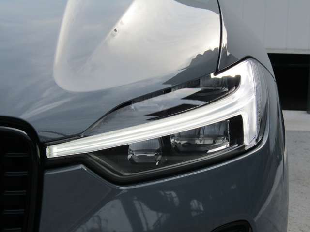 ボルボ ＸＣ６０ Ｂ６ ＡＷＤ Ｒデザイン ４ＷＤ R3年 (関東) 99