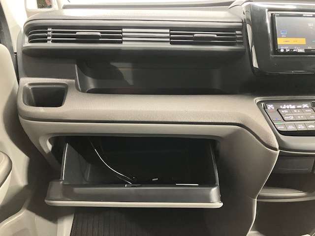 ホンダ ステップワゴン １．５ Ｇ ４ＷＤ H28年 (北海道) 99