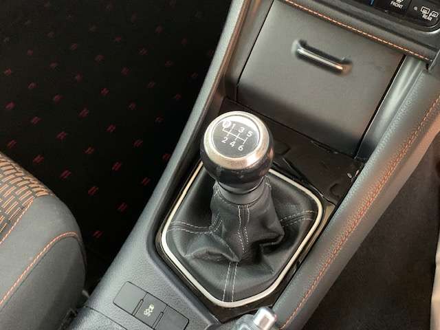 トヨタ オーリス １．８ ＲＳ H27年 (東北) 99