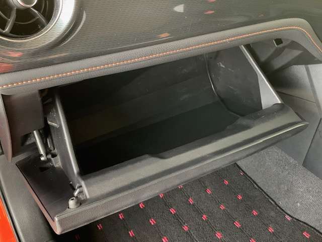 トヨタ オーリス １．８ ＲＳ H27年 (東北) 99