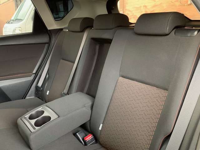 トヨタ オーリス １．８ ＲＳ H27年 (東北) 99