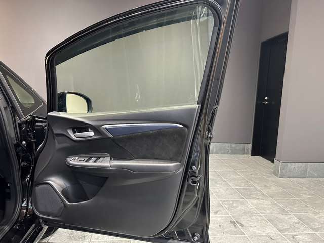 ホンダ シャトル １．５ ハイブリッド Ｘ ホンダセンシング R1年 (近畿) 99