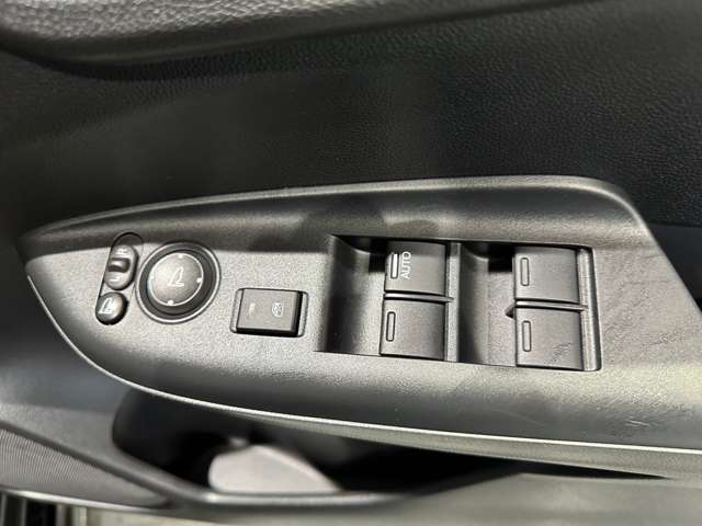 ホンダ シャトル １．５ ハイブリッド Ｘ ホンダセンシング R1年 (近畿) 99