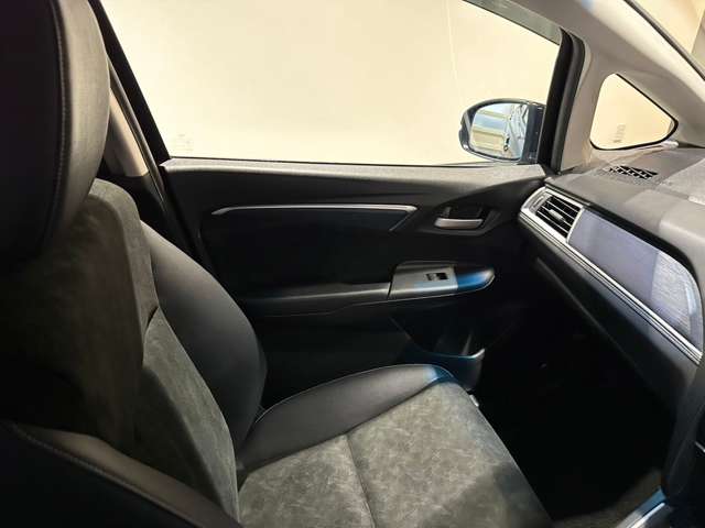 ホンダ シャトル １．５ ハイブリッド Ｘ ホンダセンシング R1年 (近畿) 99