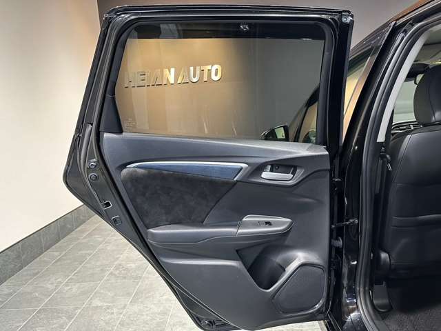 ホンダ シャトル １．５ ハイブリッド Ｘ ホンダセンシング R1年 (近畿) 99