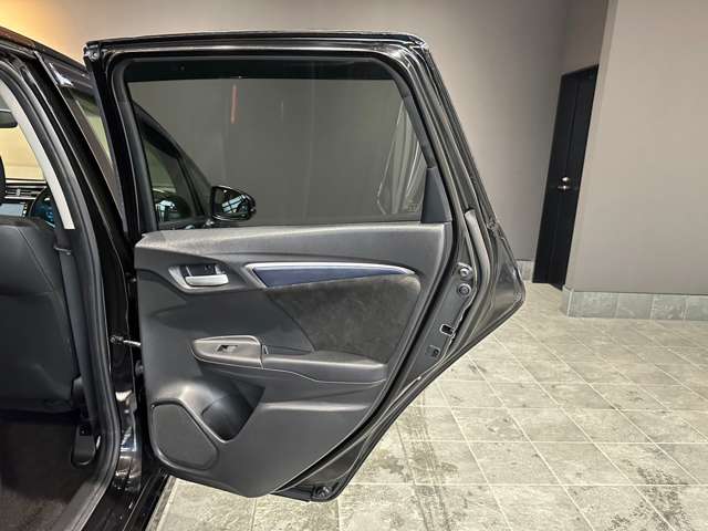 ホンダ シャトル １．５ ハイブリッド Ｘ ホンダセンシング R1年 (近畿) 99