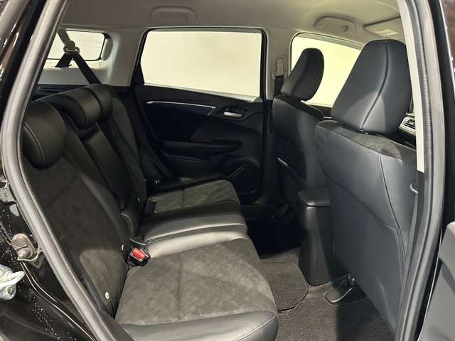 ホンダ シャトル １．５ ハイブリッド Ｘ ホンダセンシング R1年 (近畿) 99