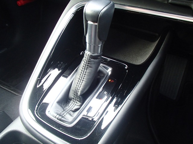 ホンダ ヴェゼル １．５ Ｅ：ＨＥＶ Ｚ R3年 (東北) 99