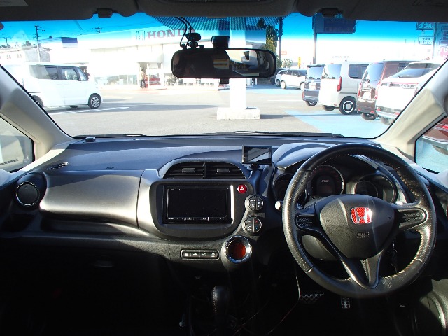 ホンダ フィット １．５ ＲＳ H23年 (東北) 99