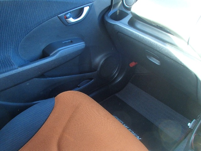 ホンダ フィット １．５ ＲＳ H23年 (東北) 99