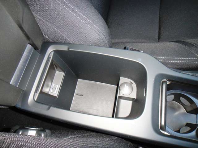 ボルボ Ｖ４０ Ｔ２　ナビエディション H30年 (東北) 99