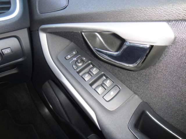 ボルボ Ｖ４０ Ｔ２　ナビエディション H30年 (東北) 99